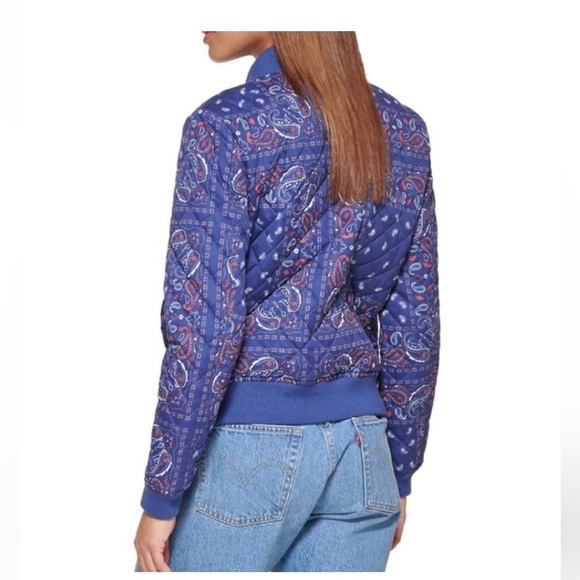 Levi's Diamond Quilted Bomber Jacket in Blue & Red Paisley Womens Size M NWT - Picture 2 of 16